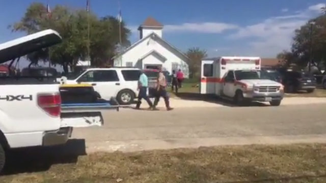 TIROTEO EN UNA IGLESIA DE TEXAS: HAY MÁS DE 20 MUERTOS Y VARIOS HERIDOS