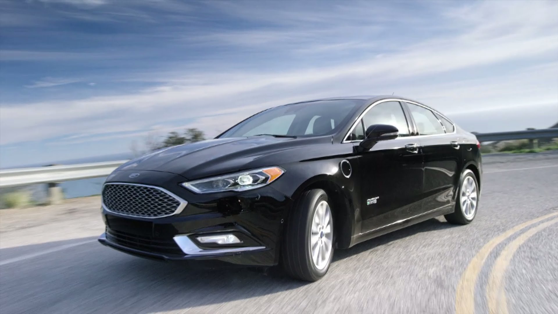 FORD FUSION ENERGI: ELEGANCIA Y POTENCIA, UNO DE LOS VEHÍCULOS MÁS DESTACADOS DEL AÑO
