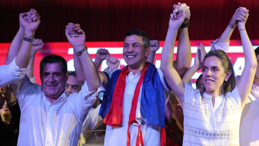 PARAGUAY NO SIGUE TENDENCIA A LA IZQUIERDA DE OTROS PAÍSES DE LA REGIÓN Y ELIGE A SANTIAGO PEÑA COMO PRESIDENTE