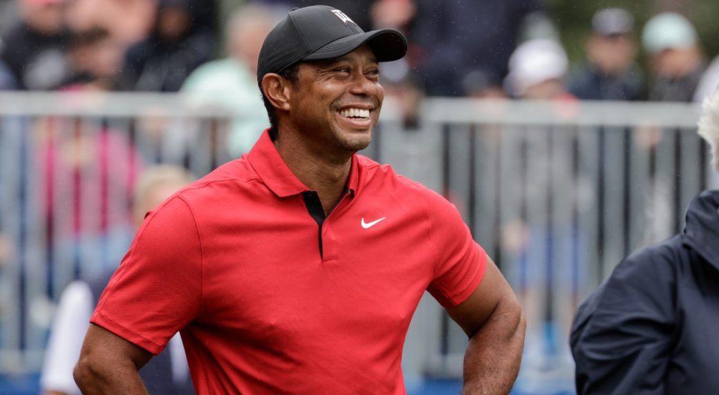 TIGER WOODS COMIENZA UN NUEVO AÑO CON UN NUEVO LOOK AHORA QUE SU ACUERDO CON NIKE HA TERMINADO
