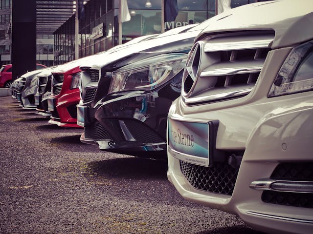 LAS VENTAS MINORISTAS EN EE.UU. ESTUVIERON POR ENCIMA DE LAS EXPECTATIVAS, GRACIAS AL IMPULSO DE LAS COMPRAS AUTOMOTRICES