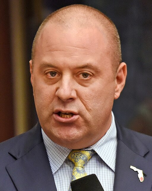 EL SENADOR BLAISE INGOGLIA BUSCA PROPONER LEY SIMILAR A LA DE TEXAS, EN LA QUE FUNCIONARIOS PUEDEN ARRESTAR Y DEPORTAR