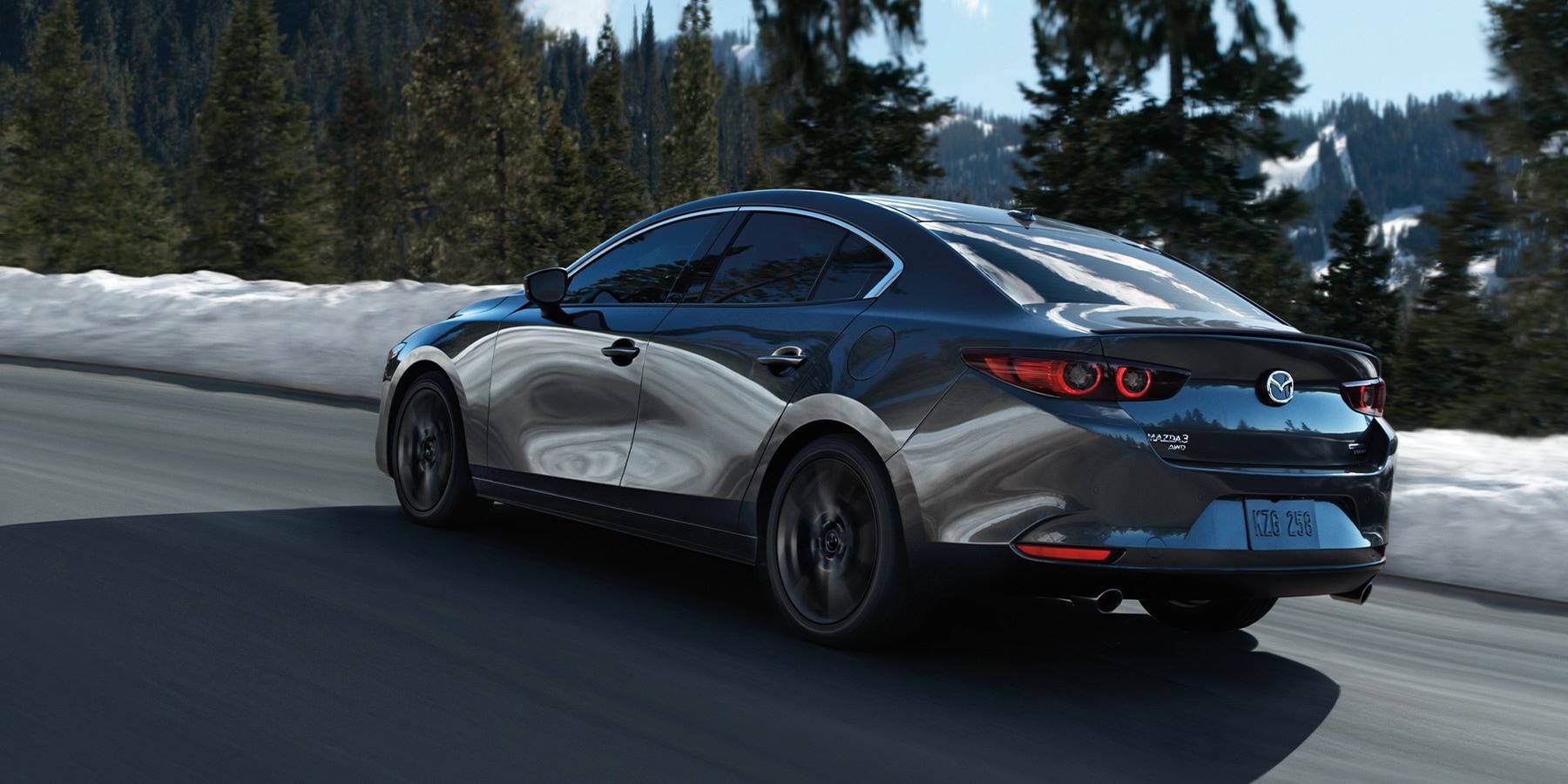 EL MAZDA3 SEDÁN TURBO PREMIUM PLUS SE DESTACA EN POTENCIA Y SEGURIDAD