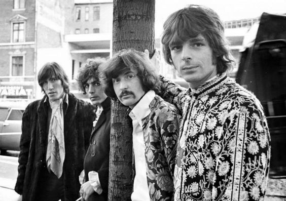 SONY INTENTA ADQUIRIR LOS DERECHOS MUSICALES DE LA LEGENDARIA BANDA PINK FLOYD