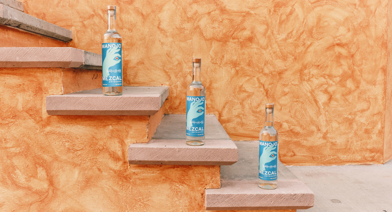 EL CHEF ENRIQUE OLVERA Y SU EQUIPO LANZAN MANOJO MEZCAL