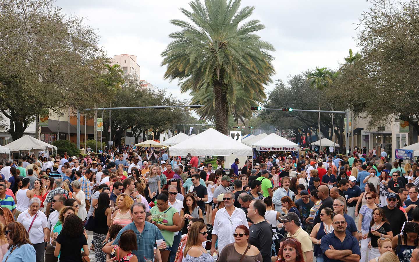 CARNAVAL ON THE MILE 2025: UN FIN DE SEMANA IMPERDIBLE DE MÚSICA, ARTE Y CULTURA LATINA EN CORAL GABLES