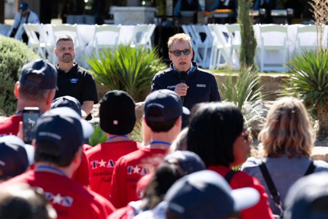 FORD MOTOR COMPANY CELEBRA A LOS VETERANOS Y A SUS FAMILIAS CON UN CONCIERTO ESPECIAL PROUD TO HONOR
