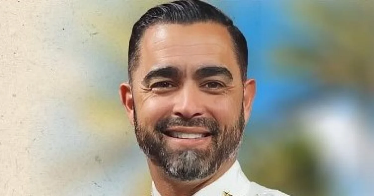 ÉL ES JAMES REYES, EL NUEVO ADMINISTRADOR DE MIAMI NACIDO EN CUBA, QUE REVISARÁ LOS ACUERDOS CON EL ICE